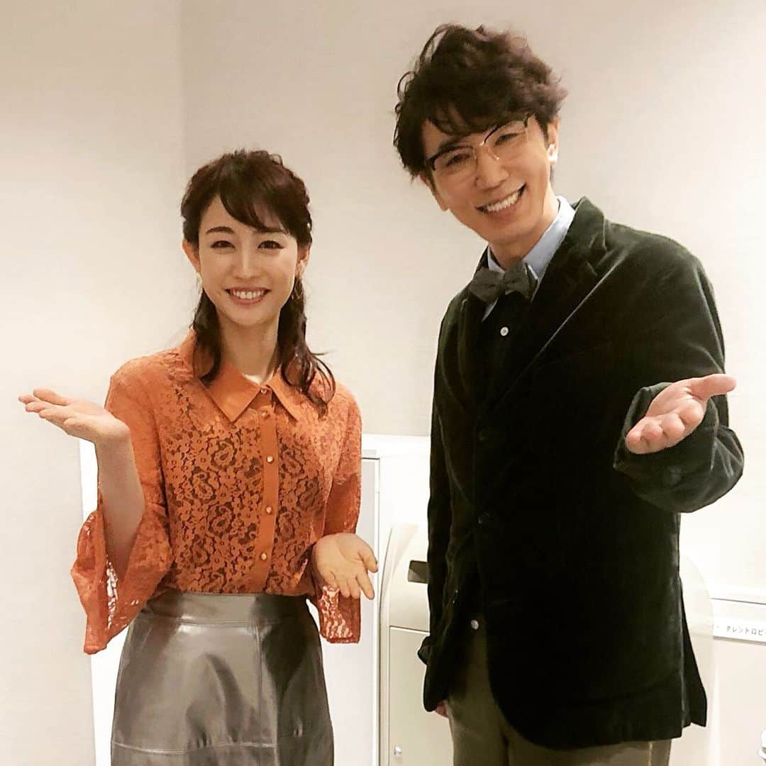 新井恵理那さんのインスタグラム写真 - (新井恵理那Instagram)「夜、パンダってどんな風に寝ているか見たことありますか？今夜は癒されちゃってくださいっ！ 12/16の『世界ナゼそこに？日本人』(テレビ東京よる9時から)はかわいい映像満載！中国巨大パンダ飼育施設の日本人女性に密着(*ﾟ▽ﾟ*) 愛くるしい赤ちゃんパンダの成長に密着します！ 番組のカメラだけがとらえた超貴重“夜のパンダ映像”を世界初公開です！( ＾∀＾) さらに… 山梨の山奥の廃校に15年も住みついている謎の“仙人”の驚きの目的とは？ #世界ナゼそこに日本人#ユースケサンタマリア #東貴博 #渡部陽一 #大場美奈 #頓知気さきな #日比野芽奈 #持田優奈 #新井恵理那 #centforce」12月16日 14時41分 - elina_arai