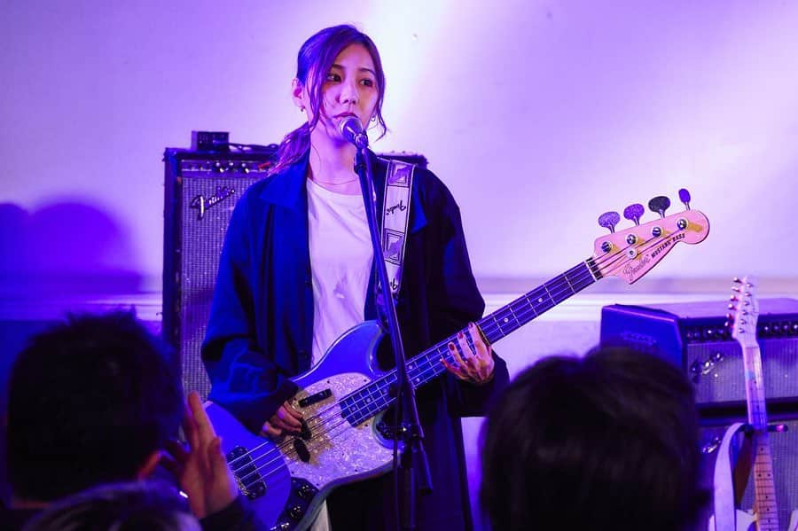 SCANDALさんのインスタグラム写真 - (SCANDALInstagram)「2019.12.12/December 12, 2019 "Fender BONENKAI 2019" 1.窓を開けたら/Mado wo aketara 2.まばたき/Mabataki 3.ヘブンな気分/Heaven na kibun #scandal #fender」12月16日 14時41分 - scandal_band_official