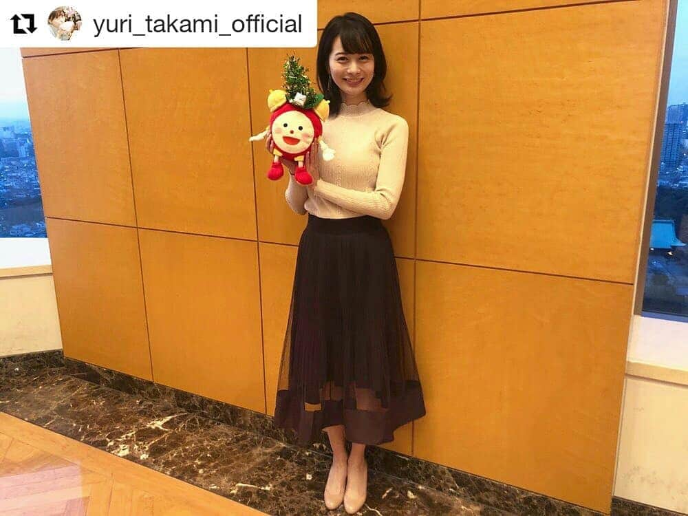 岡山放送さんのインスタグラム写真 - (岡山放送Instagram)「#Repost @yuri_takami_official (@get_repost) ・・・ ◡̈♥︎ 明日12/17(火)発売の「乃木坂46写真集 乃木撮VOL.02」について#白石麻衣 さん、#秋元真夏 さん、#堀未央奈 さん、#与田祐希 さん、#遠藤さくら さんにお話を伺わせていただきました✧﻿ ﻿ 詳しくは明日の#めざましテレビ をご覧ください♡﻿ ﻿ #乃木坂46 #乃木撮﻿ *﻿ トップス＆スカート...#Valmuer﻿ きれいな形のトップスとスカートの裾が少し透けていてかわいかったです☺︎ #フジテレビ系列#FNS#8ch#OHK#岡山放送」12月17日 0時05分 - ohk_official