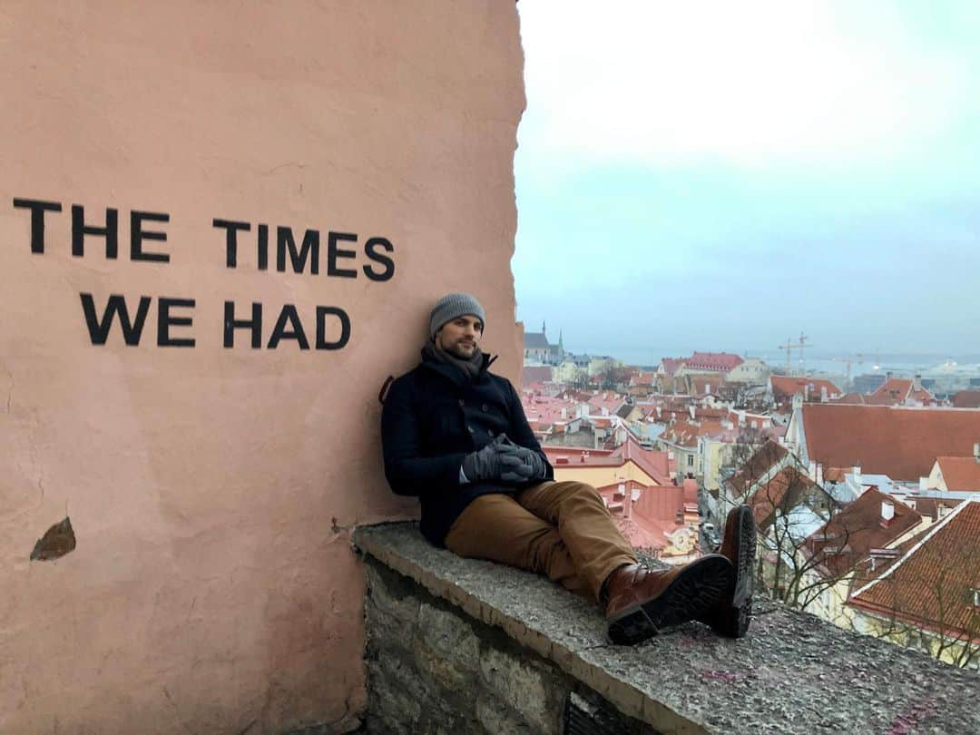 ブラント・ドーハティさんのインスタグラム写真 - (ブラント・ドーハティInstagram)「If I built a hotel in Tallinn I would make the ceilings extra high and call it the Tallinn Tall Inn @visitestonia #visitestonia」12月17日 0時35分 - brantdaugherty