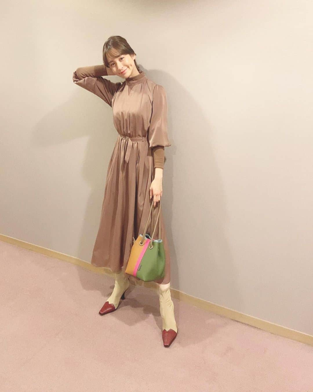 野崎萌香さんのインスタグラム写真 - (野崎萌香Instagram)「しふく🧸🎄💓 . . . ONE PIECE... @amerivintage  bag... @vasic_japan  boots... @oldceline」12月17日 1時06分 - moeka_nozaki