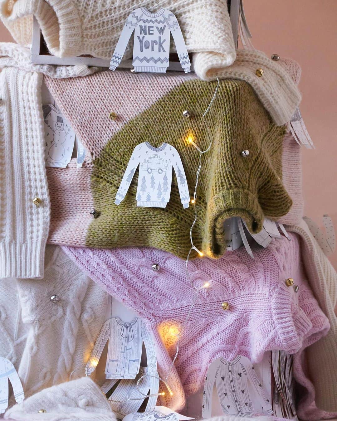 のインスタグラム：「Last minute gifting? Shop our Holiday Selection • link in bio🌲🥰💗 #holidaysale #giftideas #giftingseason」