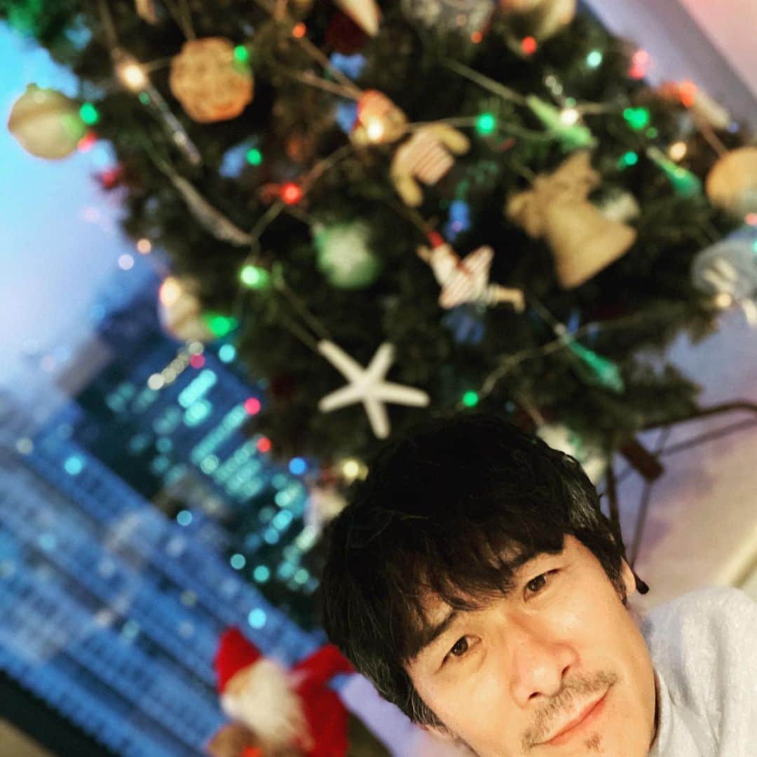 伊原剛志さんのインスタグラム写真 - (伊原剛志Instagram)「我が家もクリスマスモード #クリスマスツリー  #japaneseactor #役者」12月16日 16時51分 - tsuyoshi_ihara