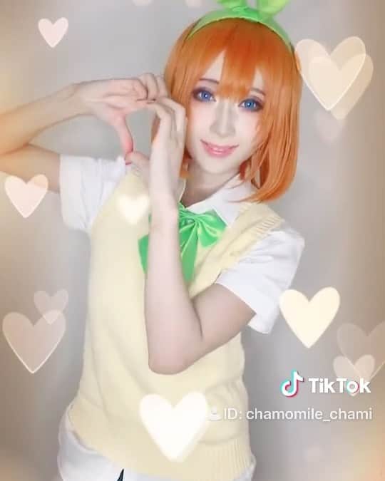 のインスタグラム：「四葉の自撮り動画💕 https://vt.tiktok.com/8RYmpv/ #tiktok #tiktokjapan #instagood  #instagram #yotsuba #nakanoyotsuba  #gotoubunnohanayome #manga  #gotoubunnohanayomecosplay  #yotsubanakano #nakano #cosplay #cosplayer #cosplaygirl #カモミール  #カモミールコスプレ #コスプレイヤー」