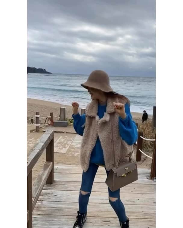 イ・ダヘのインスタグラム：「나..어디..아픈건 아니겠죠? #다해#많이신남#날씨는#우울한데#난#즐겁네」