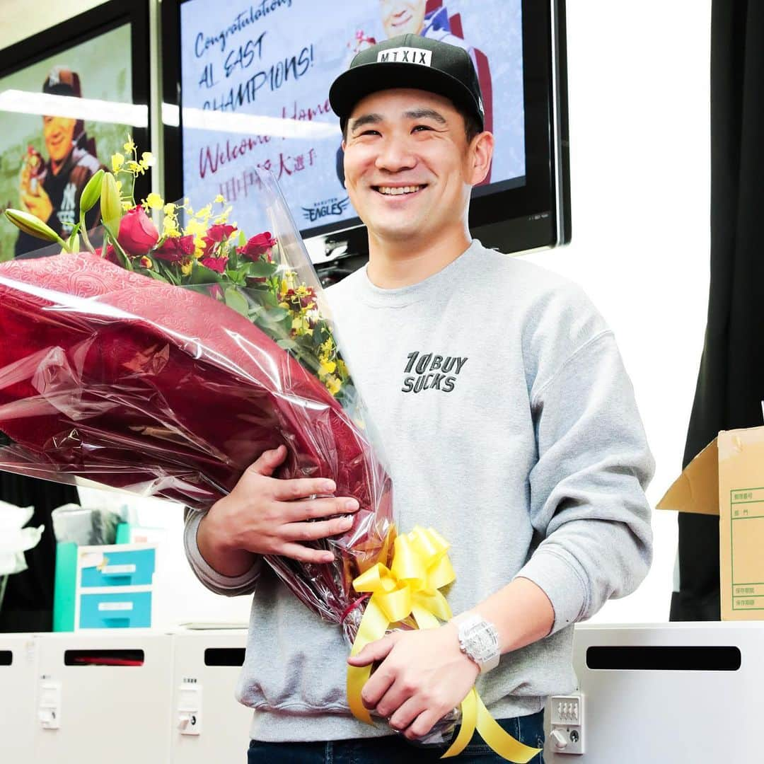 東北楽天ゴールデンイーグルスさんのインスタグラム写真 - (東北楽天ゴールデンイーグルスInstagram)「⚾️ 今年も球団事務所に来てくれました😆 #rakuteneagles #newyorkyankees  #masahirotanaka  #田中将大」12月16日 17時29分 - rakuten_eagles