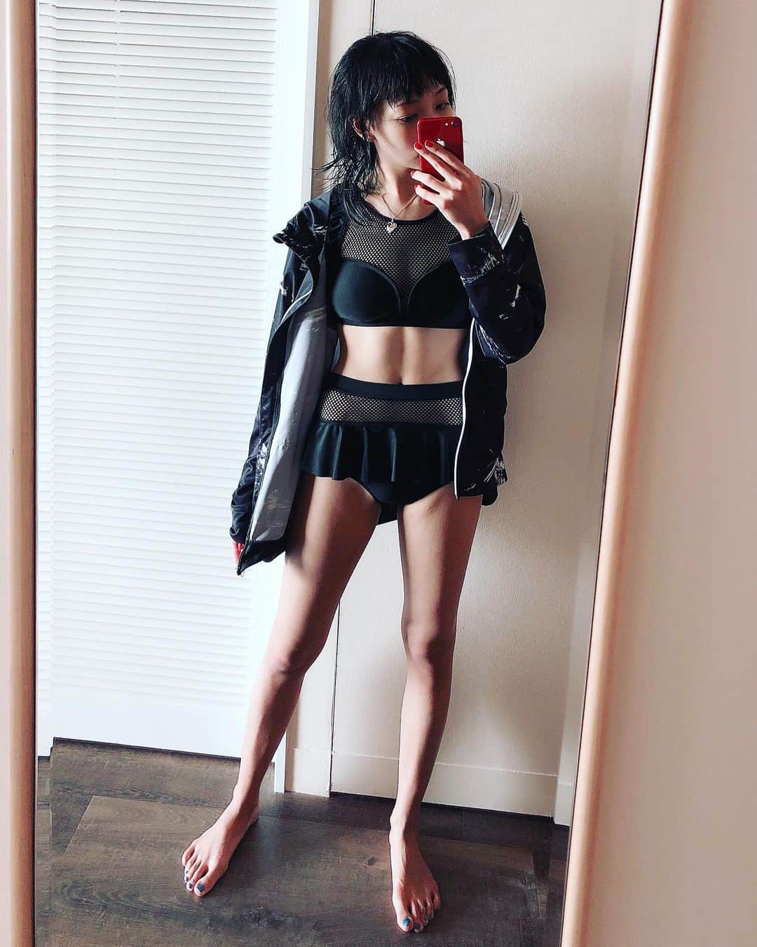 ジェニーのインスタグラム：「やっと買った水着を着れた。」