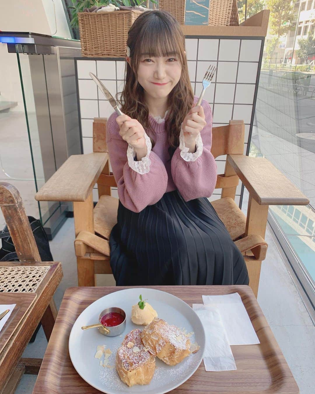 阪上晴香のインスタグラム：「大好きなフレンチトースト食べれて幸せやった🤤💗 ・ ・ ・ #forucafe ##フレンチトースト #原宿カフェ #原宿 #カフェ #スイーツ #東京カフェ #東京 #majesticlegon #マジェスティックレゴン #gu #ジーユー #wego」