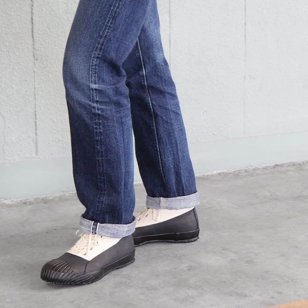 MOONSTARのインスタグラム：「ALWEATHER / BEIGEBLACK  #moonstarshoes #finevulcanized #alweather #madeinkurume」