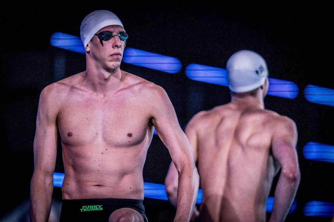 トラビス・マホーニーのインスタグラム：「Game face 😤 😤😤 Last week of training for the year @funkytrunks #funkytrunks 📷 @minekasapoglu」