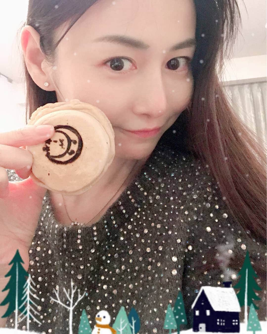 杉原杏璃さんのインスタグラム写真 - (杉原杏璃Instagram)「カロリー消費しないとヤバめ。  お誕生日会も兼ねて。。。2019年最後に20年来のお友達とランチに🍴  10代から、今でも仲良くしてもらってる東京でのお友達はなかなかいないので  私にとってはとても大事な時間です✨  年々話す内容が大人になったな〜とw  おめでとう あやちゃん♪  ランチ終わって早々に今川焼きを食べるという。。。w  胃が最近大きくなってるわ💦  #japan  #LOVE  #love  #instagood  #YOLO  #new  #look  #follow  #happy  #fun  #funny 　#smile  #beauty  #swag  #girl  #girls  #me  #fashion  #アンラブ  #ANdRIDE  #グラビア  #アイドル  #グラドル  #グラビアアイドル  #anrisugihara  #杉原杏璃」12月16日 19時23分 - anri.sugihara.anri