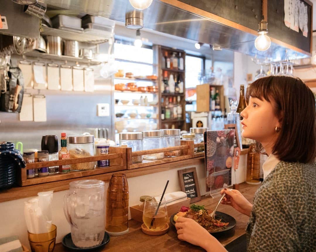 村田倫子さんのインスタグラム写真 - (村田倫子Instagram)「#カレーときどき村田倫子  和食の調理人としての経験値、クリエイティブな場で培われたセンス。宇賀村さんの人生の足取り刻まれたカレー。  美味でした。  記事は @hanako_magazine のwebからどうぞ。  #食べりんログ 🍛　@asakusaspicecurry」12月16日 20時27分 - rinco1023