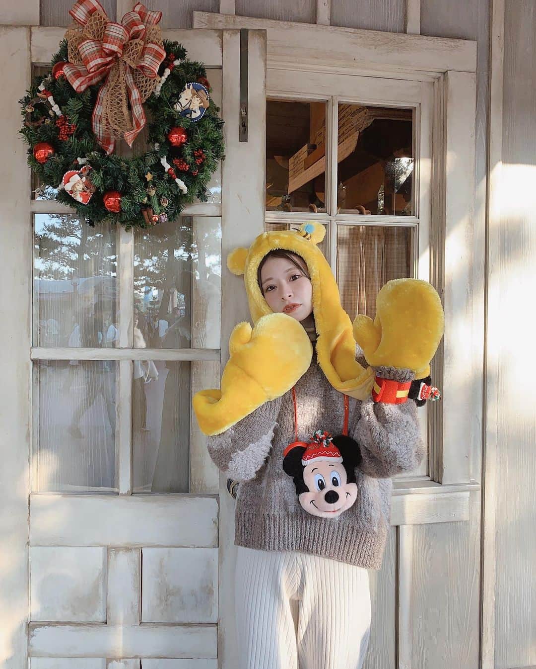 のインスタグラム：「ㅤㅤㅤㅤㅤㅤㅤㅤㅤㅤㅤㅤㅤ Xmas Disney🎄🐾 ㅤㅤㅤㅤㅤㅤㅤㅤㅤㅤㅤㅤㅤ @nokcha.official のお気に入りニットで🐑❤︎ たまたまアウターもNOKCHAだったので それもまた後で載せよっと(っ˘ω˘c )💭 ㅤㅤㅤㅤㅤㅤㅤㅤㅤㅤㅤㅤㅤ #disneyland」