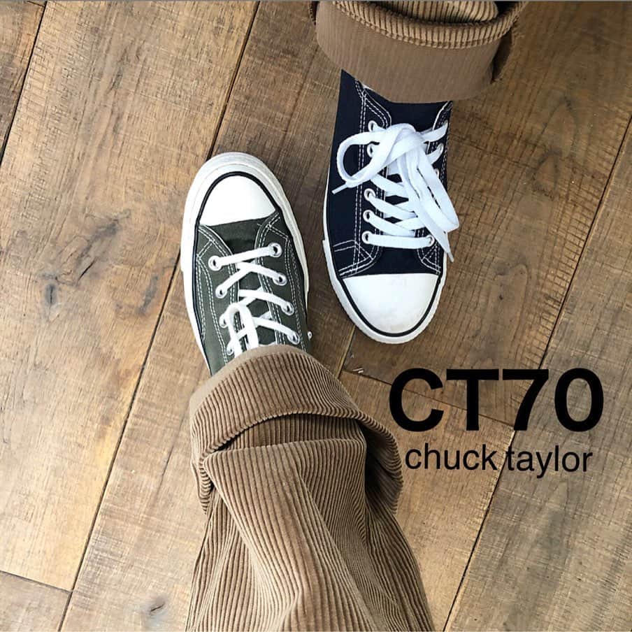 のインスタグラム：「* 2019.12.16(mon) ・ 私がコーデで毎日と言って良いほど履いてる CONVERS chuck taylor CT70 オリーブカラーがお気に入り💚 コーデまとめてみたよ！ １枚目はPOP UPの時にスタッフとコーデが被ってて 可愛くて記念に撮ったpic♡ ・ ・ #ct70 #chucktaylor #スニーカーコーデ #スニーカー女子 #冬コーデ #アランニット #ボアコーデ #高身長コーデ #高身長女子 #オーバーサイズ #プチプラコーデ #カジュアルコーデ #ゆるコーデ #ゆるだぼ #チノパン #コーデュロイパンツ #ニットコーデ #着比べコーデ #着回しコーデ #デニムコーデ #zara #zaraコーデ #古着 #古着コーデ #古着女子」