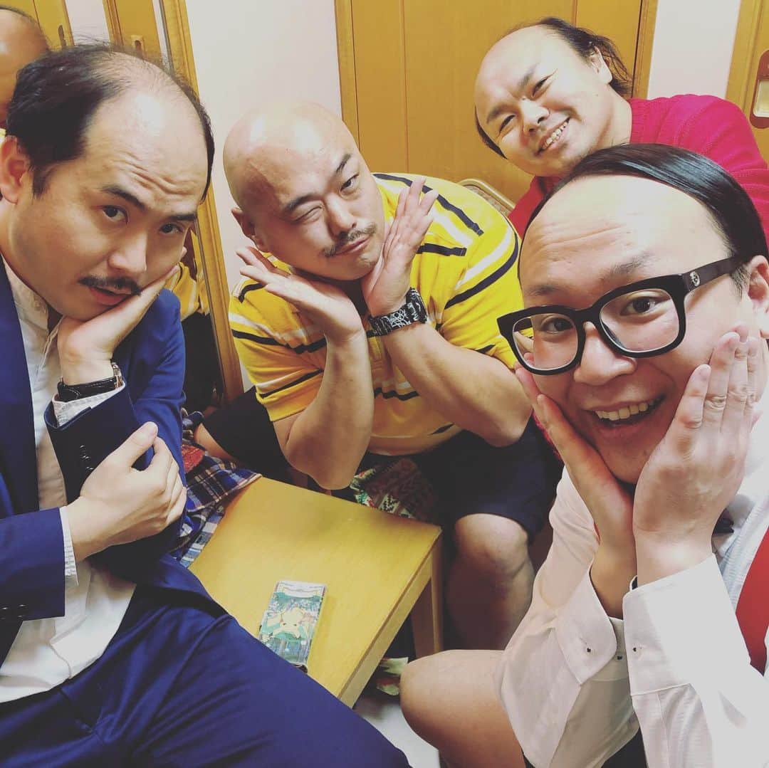 斎藤司のインスタグラム：「ベリーハゲテマス！！ #少し早めのクリスマス。 #時計仕掛けのオレンジ頭 #怖過ぎたよ #自分もだけど #この3人が近寄ってくる感じ #すごかったよ。 #なまはげだよ #ガチハゲだよ #子供もいい子にするよこれは #メリークリスマス」