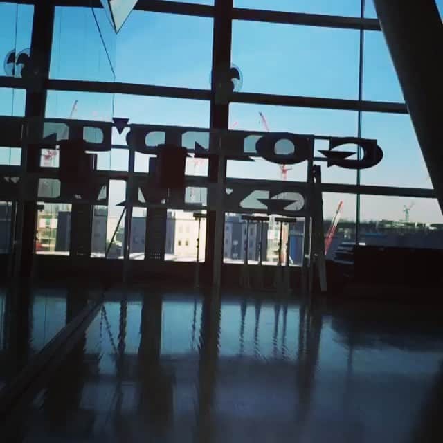 のインスタグラム：「新幹線乗るだけでワクワクする🚅旅行したいお泊り行きたい欲〜💓今日は撮影〜📷開放的で毎日行きたいって思った。こんなとこでトレ出来たら素敵。 、 #workout #fitness #training #bodymake #gym #goldgym #増量期  #オフシーズン #ダイエット #埼玉 #さいたまスーパーアリーナ #撮影 #筋トレ」