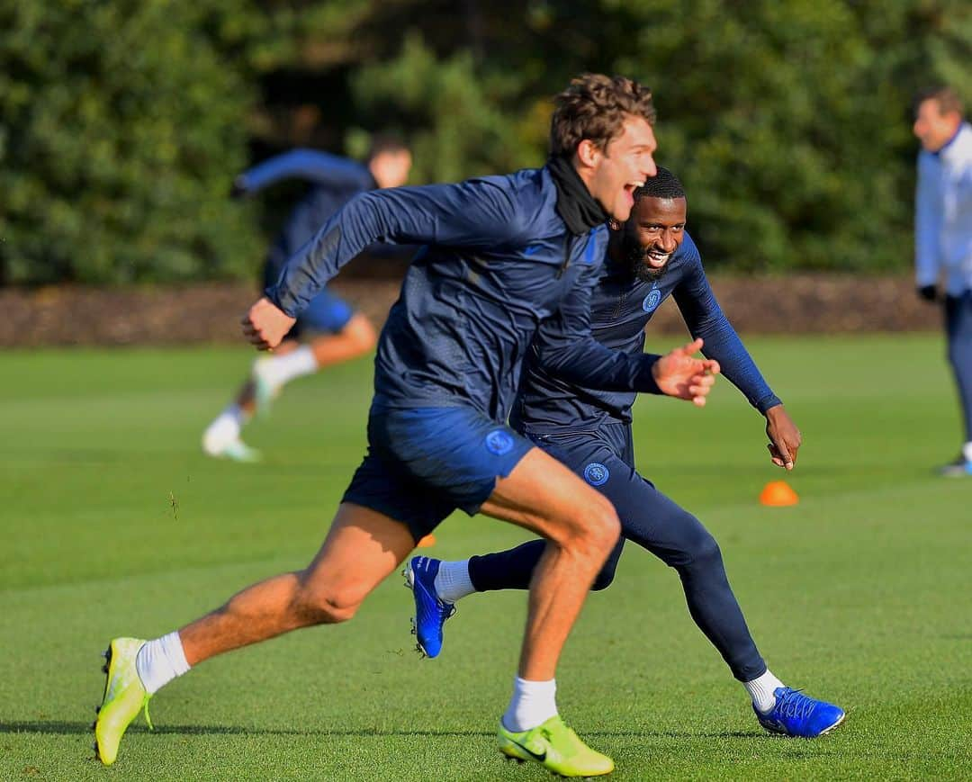 マルコス・アロンソ・メンドーサのインスタグラム：「🏃🏼‍♂️⚽️⚡️」