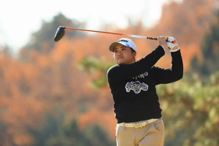 河野杏奈のインスタグラム：「. マイナビネクストヒロインゴルフツアーファイナル⛳️ . アプローチのプレーオフの末2位になってしまいました。 前半はまだ良かったものの、後半、入れたいパットを決められずスコアを落としてしまいました。 . 久しぶりにとても悔しい気持ちでいっぱいです。 でもこの悔しさは私を強くしてくれると思うので、オフ頑張れます💪💪 . 最後になりましたが、 マイナビネクストヒロインゴルフツアーの関係者の皆様、1年間本当にありがとうございました！ この試合に出続けられたおかげでプロテスト合格できたと思います。 レギュラーツアーで一生懸命頑張ります！ . #ネクストヒロインゴルフツアー　#マイナビ　#golfnettv」