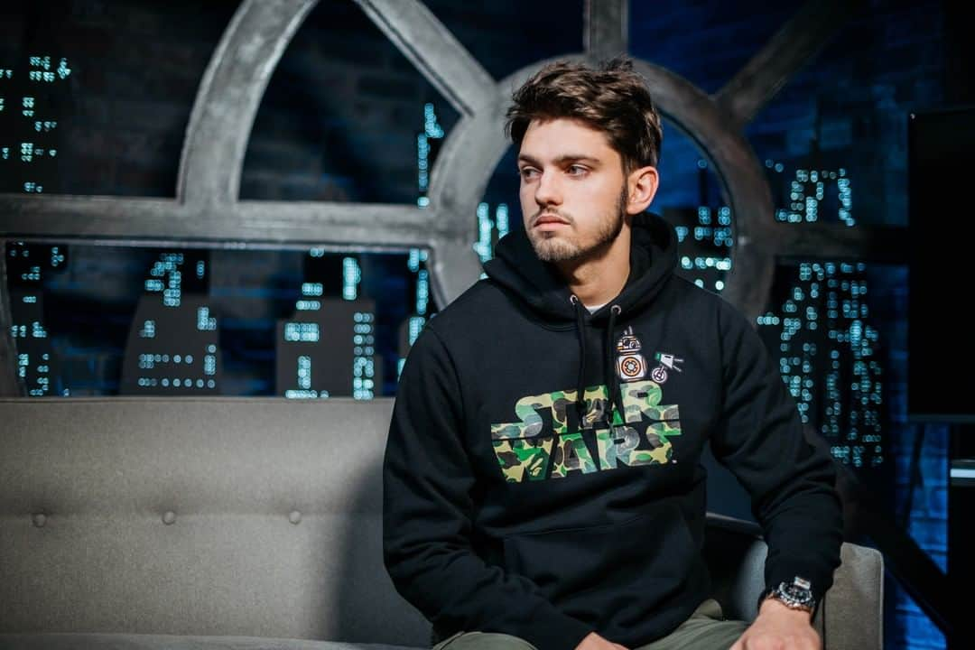 ア ベイシング エイプさんのインスタグラム写真 - (ア ベイシング エイプInstagram)「Celebrate with A BATHING APE® and STAR WARS™ with a special collaboration commemorating the release of Star Wars: The Rise of Skywalker, the final chapter of the Skywalker saga. The galactic lineup of products includes pullover hoodies, crew necks, T-shirts and key chains featuring interpretations of beloved Star Wars™ characters, illustrated in the streetwear brand’s beloved BABY MILO® style. These must-see items for BAPE® and STAR WARS fans will be available from Saturday, December 21st at A BATHING APE® locations. #STARWARSxBAPE」12月16日 22時00分 - bape_japan