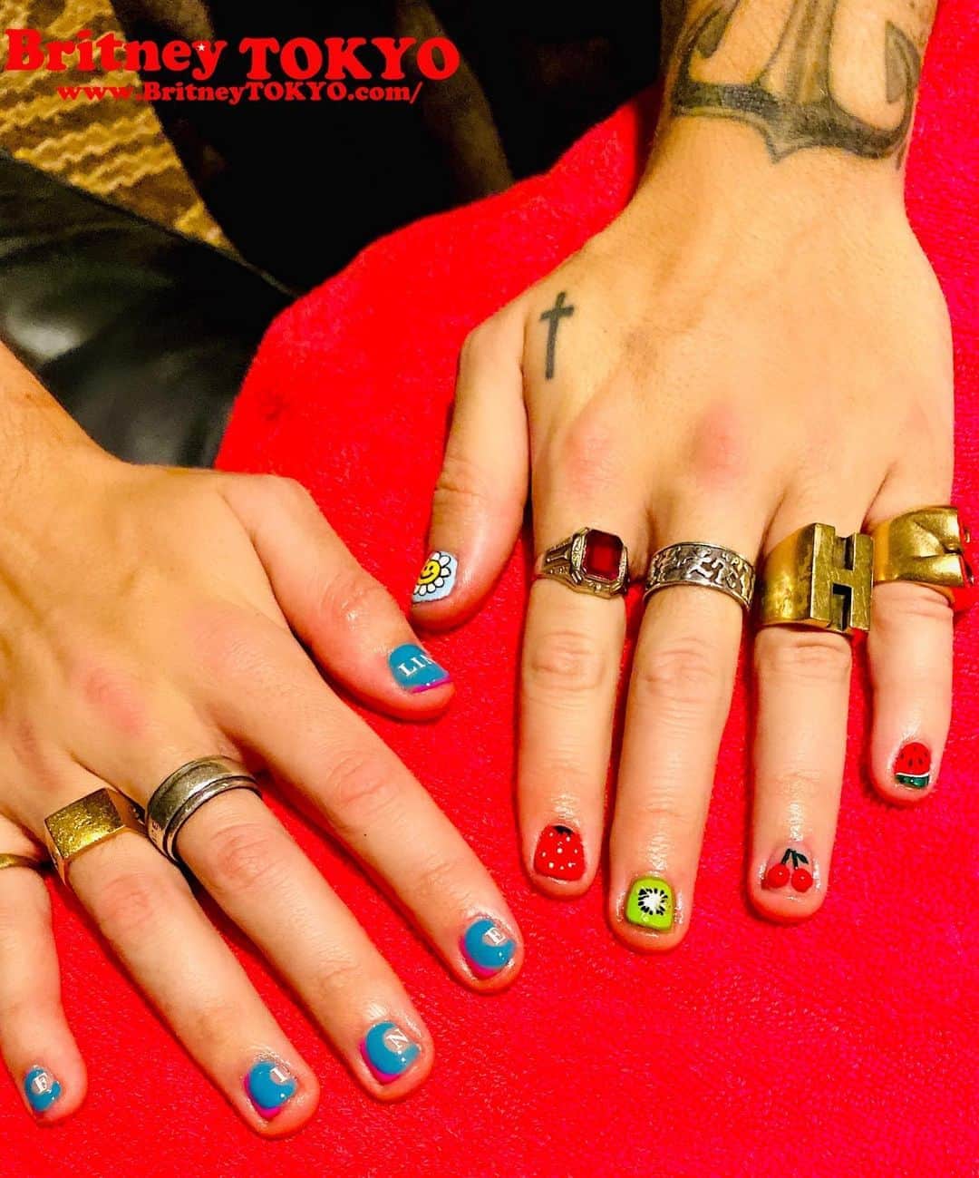 Britney TOKYOさんのインスタグラム写真 - (Britney TOKYOInstagram)「FINE LINE🍓🥝🍒🍉✨ @harrystyles 🧸🍒🧸🍒🧸🍒🧸🍒🧸🍒 #nailart #nails #britneytokyo #ネイル　#ネイルアート　#harrystyles #harrystylesnails #ハリースタイルズ」12月16日 22時23分 - britneytokyo
