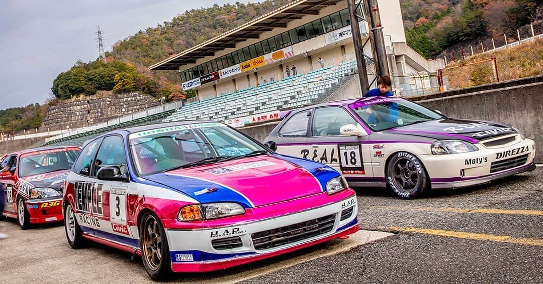 のインスタグラム：「_ HAP (Hawk Auto Project) TEMPLE EG6 Honda CIVIC SiR REAL EK9 Honda CIVIC Type R RIDE ⭐ CHARGE SPECIAL Honda EK9 CIVIC _ _ Shot on Dec-15 2019 "HONDA VTEC ONE MAKE RACE Rd.5" at Central Circuit (Hyogo, Japan) _ owner(No03 EG6): @suminaoya_hap  owner(No18 EK9): @horuchi0416 car(No38): RIDE ⭐ CHARGE SPECIAL photo: @mistbahn _ _ JP) 2019年12月15日 セントラルサーキット、ゼロファイターさん主催「HONDA VTEC ONE MAKE RACE」。 _ _ #hondaonemakerace #zerofighterautocustom #centralcircuit #セントラルサーキット #hap #hawkautoproject #templeracing #テンプルレーシング #realcompany #リアルカンパニー #civic #hondacivic #ホンダシビック #シビック #eg6 #eg #egcivic #ek9 #ekcivic #ek #osakajdm #kanjo #kanjostyle #kanjoracer #kanjozoku #timeattack #timeattackjapan #bseries #b16 #hondasontrack」