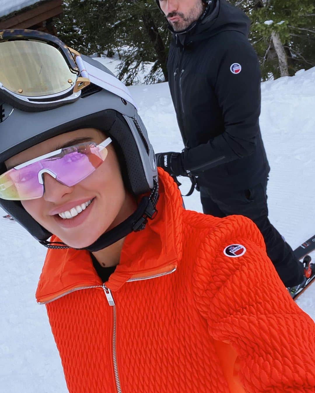アンナ・アンドレスさんのインスタグラム写真 - (アンナ・アンドレスInstagram)「Skieurs! Who is skiing with me right now? ♥️ Skiing and hot wine after - one of the best little things in this life haha #」12月16日 22時50分 - ann.andres