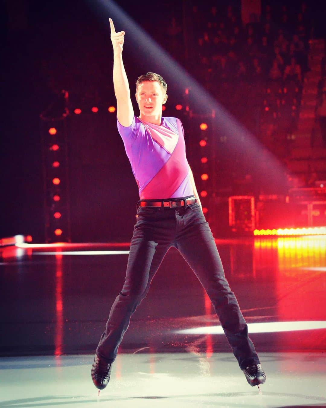 ジェレミー・アボットのインスタグラム：「Let’s start this week up right!  Who’s as excited as I am to take on this week and crush it?」
