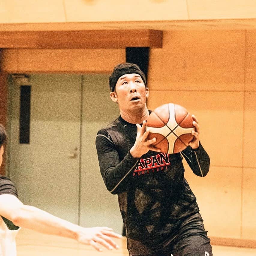 田村裕さんのインスタグラム写真 田村裕instagram 見上げたその先に何があるのか ただひたすらに がむしゃらに 冷静に考えたら がむしゃらって変な言葉やね バスケ バスケ部 12月16日 23時46分 Hiroshi9393