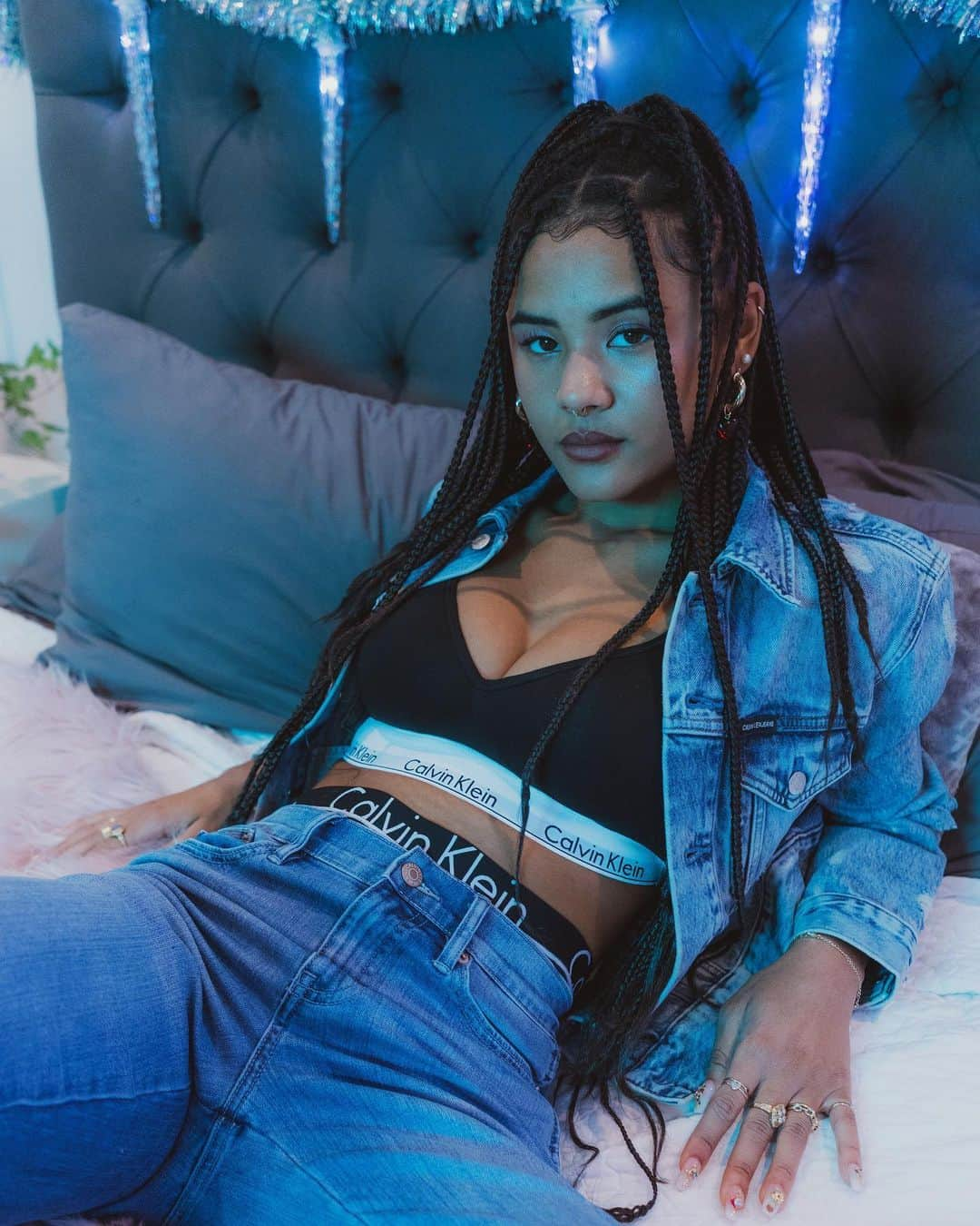 Calvin Kleinさんのインスタグラム写真 - (Calvin KleinInstagram)「#CKHOLIDAY chill ❄️ @angelmoret from @nayva.official brings the #MYCALVINS cool in our #ModernCotton lightly lined bralette. ⁣  Check out the link in bio to see how @nayvaofficial is celebrating the season ▲ ⁣  Tap to shop #CALVINKLEIN:  Modern Cotton Lightly Lined Bralette [GLOBAL] Slim High Rise Piped Denim Ankle Jeans [US]  Prime Blue Trucker Jacket [US]」12月16日 23時53分 - calvinklein