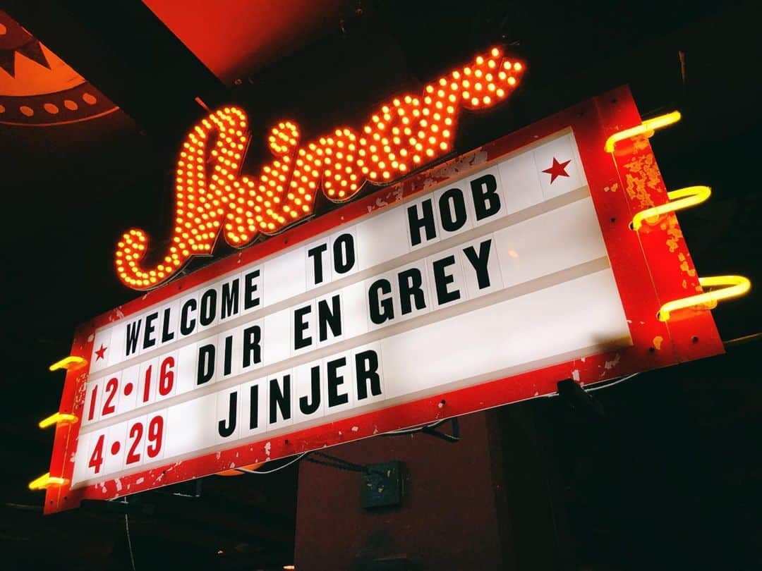 DIR EN GREYさんのインスタグラム写真 - (DIR EN GREYInstagram)「‪本日！“TOUR19 This Way to Self-Destruction”、NORTH AMERICA編🇺🇸の7本目、Dallas公演！前回のニューヨークからかなり南にきましたが、かなり寒いダラスです❄北米ツアーも残り3本、Very hotなLIVEしましょう🔥🔥‬ ‪ダラダラするの大好きマネージャー藤枝‬ ‪#DIRENGREY ‬ #ThisWaytoSelfDestruction #NORTH_AMERICA #DALLAS」12月17日 9時30分 - direngrey_official