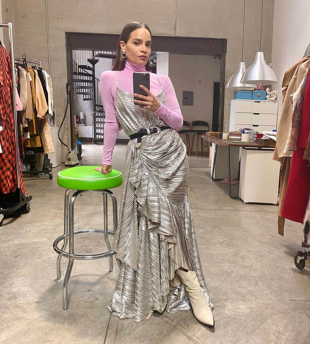 ソフィー・ロペスさんのインスタグラム写真 - (ソフィー・ロペスInstagram)「You could wear this rad @Rodarte dress from @worldarmarium to your holiday party and not only contribute to sustainability but 15% of the rental will be donated to @dressforsuccess who empower women to gain economic independence through providing support and professional attire. 💪🏽🙋🏻‍♀️ Proud to be part of the #SustainableARMI with @worldarmarium @rodarte in support of @dressforsuccess and #sustainability in our industry this holiday season. #sisterhoodofthetravellingdress」12月17日 2時06分 - sophielopez