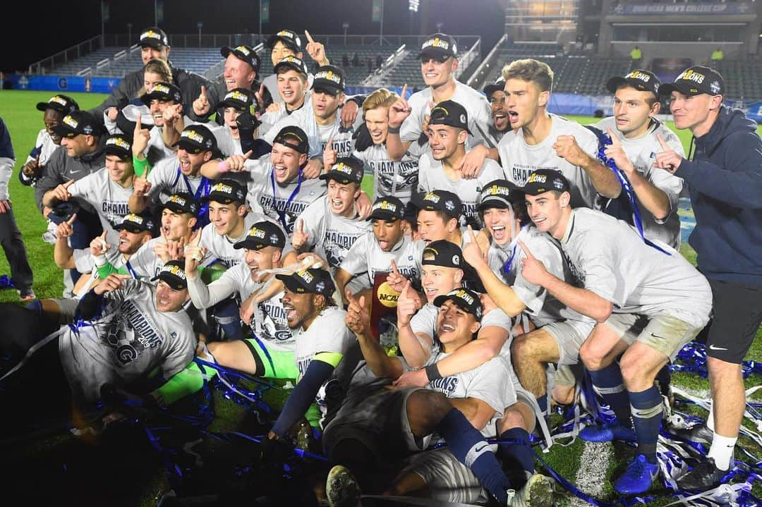 ニューヨーク・シティFCさんのインスタグラム写真 - (ニューヨーク・シティFCInstagram)「Congrats to our guys Dante Polvara and Will Sands on winning the @ncaasoccer #collegecup with @hoyamsoccer 🏆」12月17日 2時33分 - nycfc