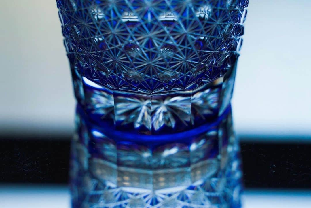 Japanese Craft Mediaのインスタグラム：「#blue #glass #crystalglass #edokiriko #江戸切子 #japanmade_co #madeinjapan #crafts #japanesestyle #japanculture #japanlover #japan_of_insta」