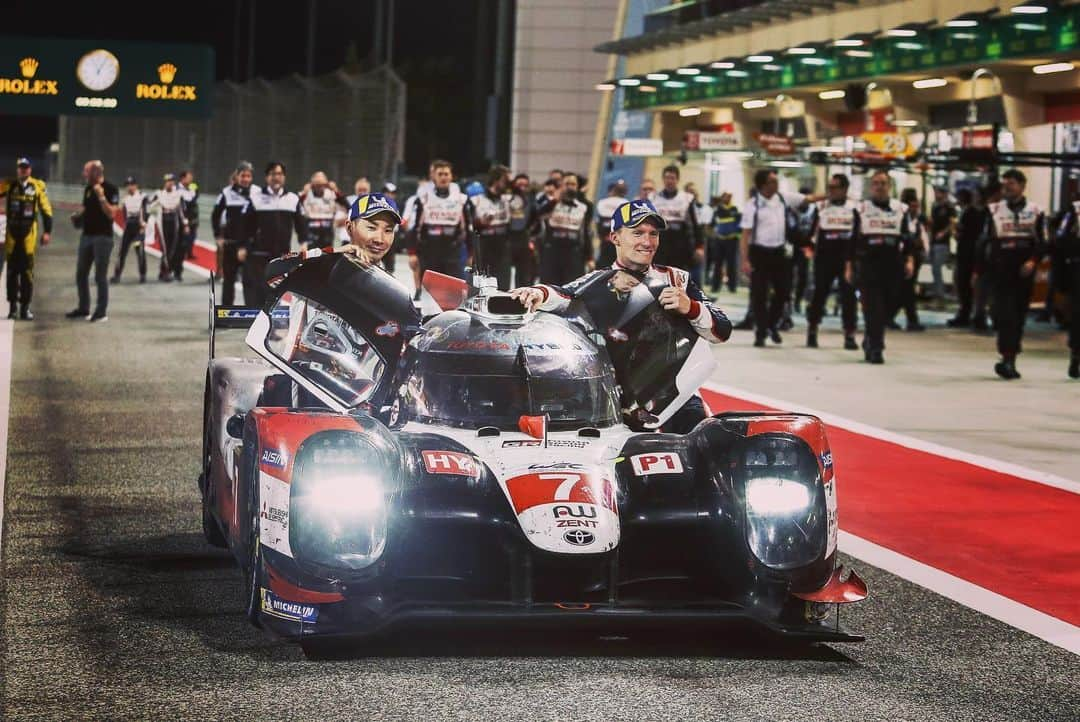 小林可夢偉さんのインスタグラム写真 - (小林可夢偉Instagram)「We are winner of #bahrain8hours 2019!!!!!! Thank you all your support! I am incredibly happy with finishing season this way😊 this year I achieve to win #daytona24 to start and #lemans24 was not what I wanted but still we won #lemans23H🤭 whatever we will back stronger for 2020 and make it happen. Have a good Christmas and happy new year 🥳 special thanks to all member who involve me this year」12月17日 3時41分 - kamuikobayashi