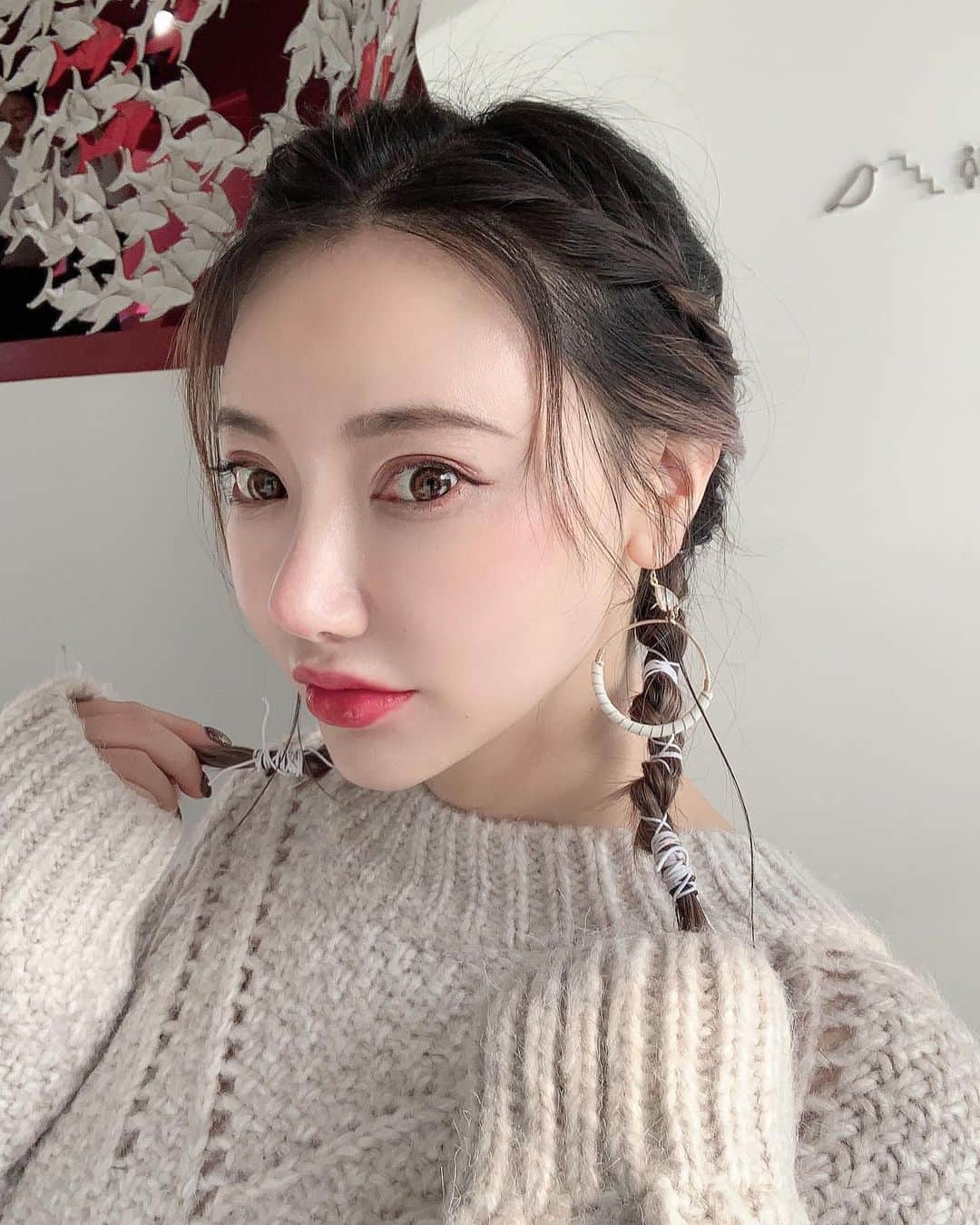 クリスティン・ウェイのインスタグラム：「I like my hairstyle ⠀ #valmuergirls  #ootd #fashionista #valmuer #gardenbyvalmuer #christinewei #クリスティンウェイ ⠀」