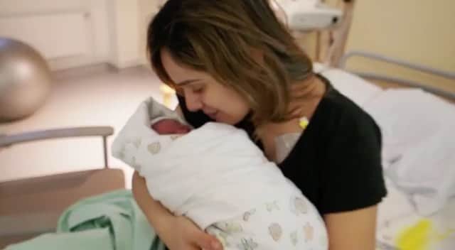 チャチー・ゴンザレスのインスタグラム：「Never did I think I would’ve ended up filming and sharing my birth experience but I did. I’m so incredibly nervous and emotional to put it out there but it was the most beautiful experience for me and I wanted to share the rawness and joy of childbirth. ❤️ link in my bio and I hope you enjoy!」
