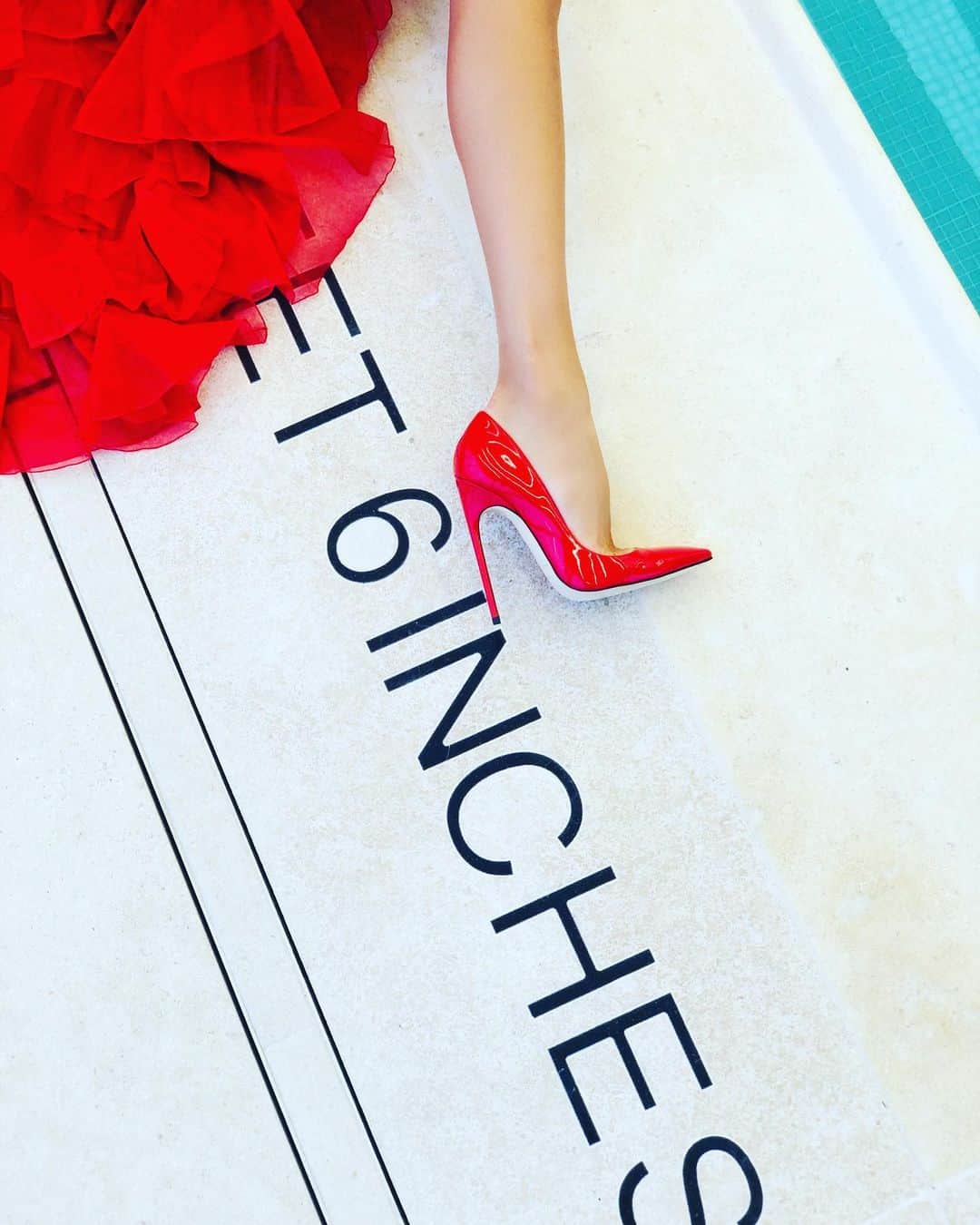 ブライアンアトウッドさんのインスタグラム写真 - (ブライアンアトウッドInstagram)「Step in up! My FM pumps in  Candy Apple Red Patent leather.  For information email: Clientservices@brianatwood.com #onlyforthebrave #fm #130mm #red #hot #sexy #6inches #fashion #instamood #pool #relatedlife #madeinitaly #sickshoes #skyhigh #brianatwood」12月17日 5時16分 - brian_atwood