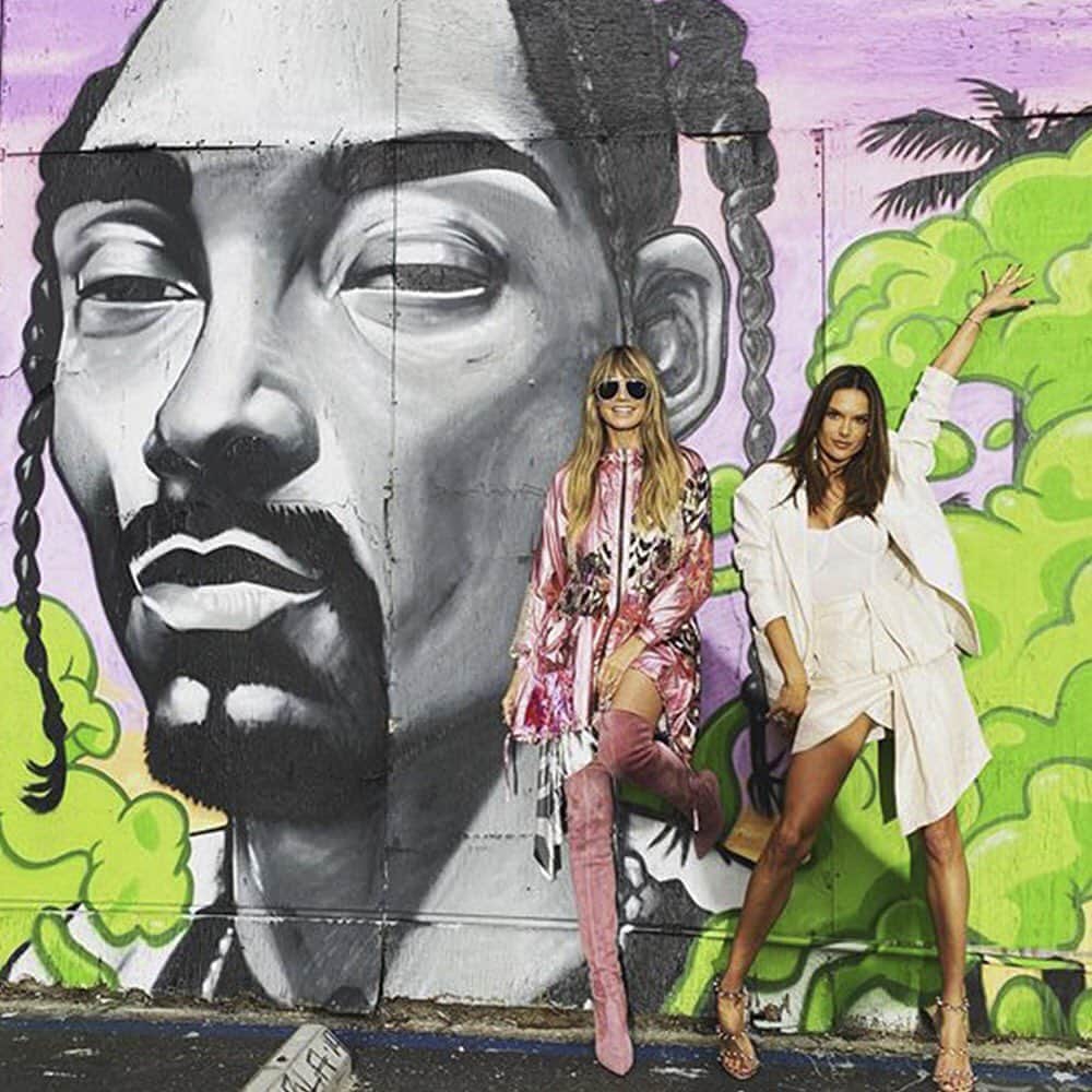 のインスタグラム：「If it’s not pink and shiny, I don’t want it⚡  @heidiklum slaying in Custo 💖」