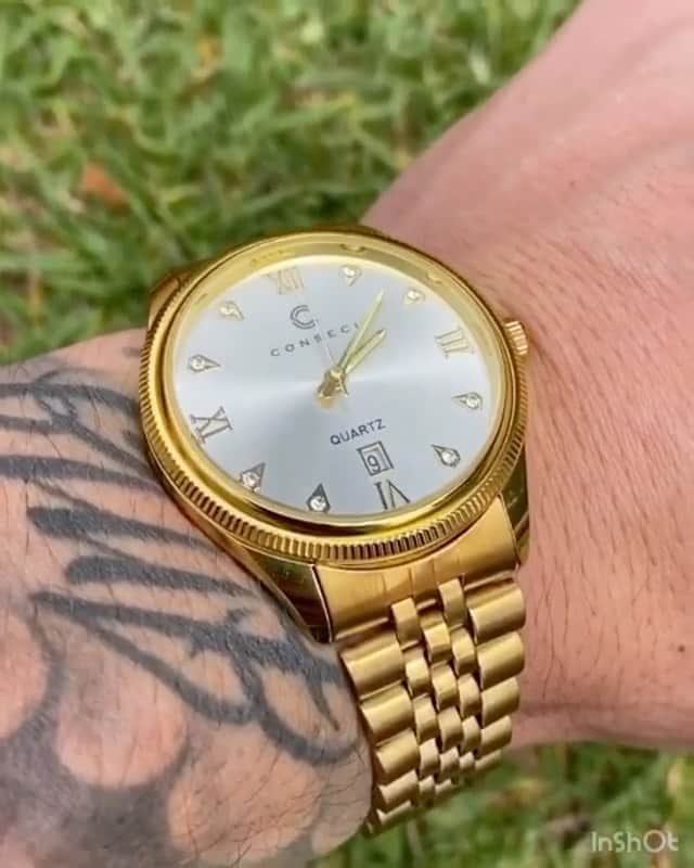 STYLE4GUYSのインスタグラム：「Tag a friend who’d love this watch 👇👇 Follow👉 @conseci_watches💥 they have just launched in time for Christmas.  Get the Aussie inspired luxury look. As a special intro offer they are proud to add FREE💥priority international shipping (5-7 days) when you purchase their signature ‘Triple A’ timepiece.  Make sure to follow them for exclusive deals and giveaways!」