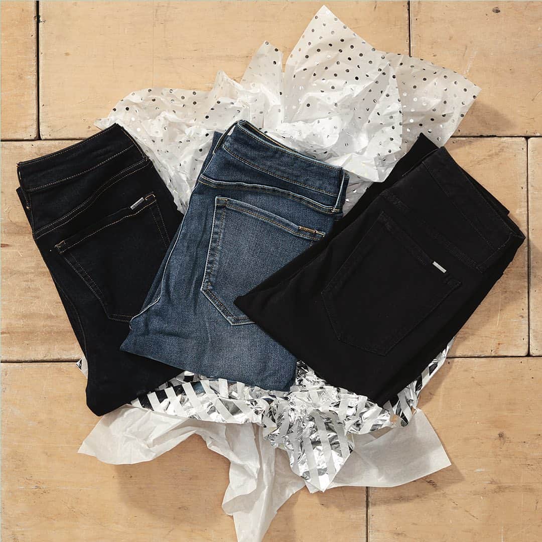 エラモスのインスタグラム：「Wrapping up our favorite Ella Moss styles. The question is, gift them or keep them for ourselves?」
