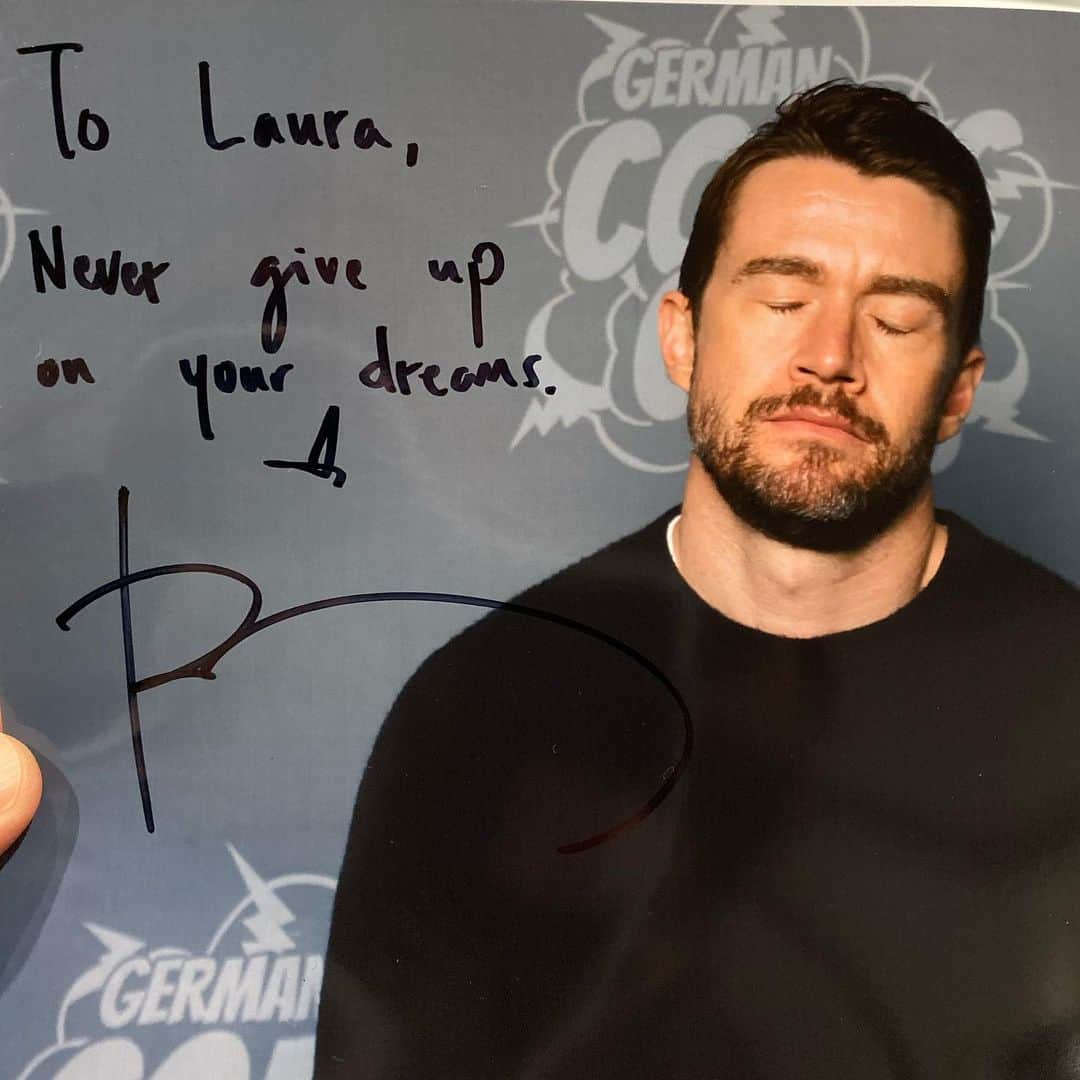 ロバート・バックリーのインスタグラム：「Pleased to announce I’m now available for life coaching opportunities.」