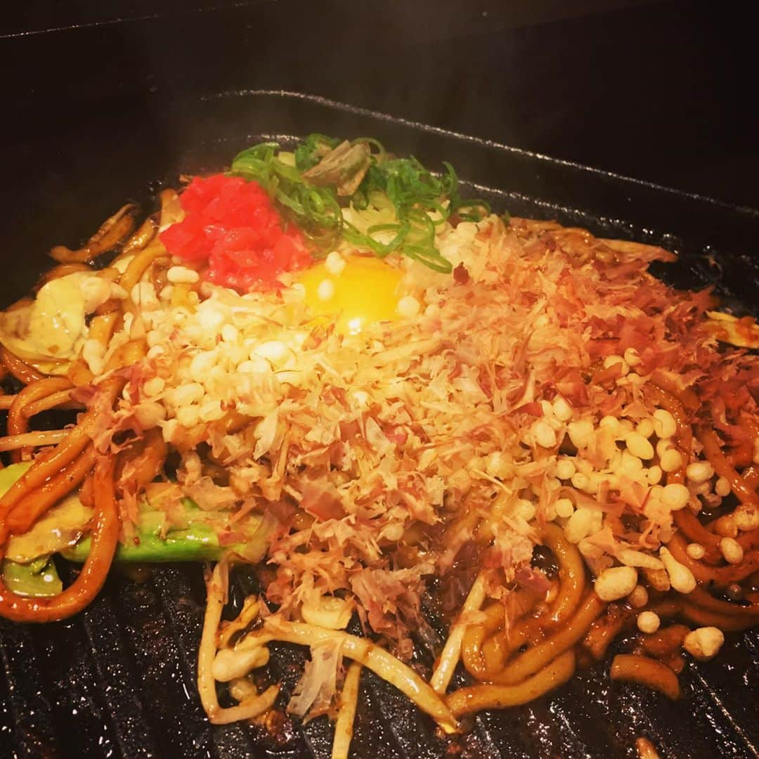 宮田麺児さんのインスタグラム写真 - (宮田麺児Instagram)「ホルモン大名  #ホルモン#京都#祇園#タレを育てる」12月17日 8時13分 - miyatamenji