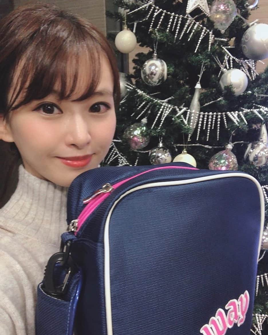 中庄司愛希さんのインスタグラム写真 - (中庄司愛希Instagram)「もう来週クリスマスなんて早すぎる🎄ゴルフ練習場にもツリーが🎄🎅💕 @callawaygolf  #ゴルフ練習バック #ゴルフ初心者 #ゴルフ女子 #golfgirls #ゴルフ #골프 #高尔夫  #golf #ゴルフ好きな人と繋がりたい #初心者ゴルファー #ゴルファー #ゴルフ友達 #ワークアウト #トレーニング #スポーツ #トレーニング女子 #スポーツ女子 #ゴルフビギナー #キャロウェイ #クリスマス #クリスマスツリー #🎄 #🎅」12月17日 8時08分 - aki_nakashoji_golf