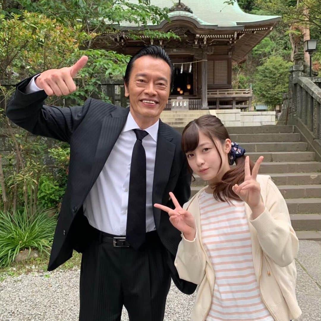 映画『午前0時、キスしに来てよ』のインスタグラム：「💫✨おはようございます✨💫﻿ ﻿ 今年もあと2週間...😭！﻿ 2019年は #ゼロキス で💋﻿ 0kiss.jp/sp/theater.html﻿ ﻿ あのシーンの環奈さんと遠藤さん✌️﻿ ﻿ #橋本環奈 #遠藤憲一﻿ #午前0時キスしに来てよ ﻿ #ゼロキス公開 #0キス」