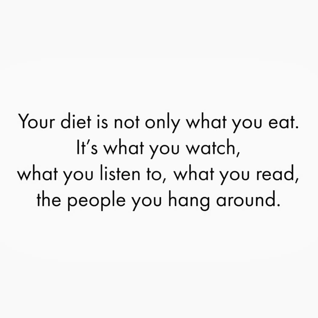 Chiquinquira Delgadoさんのインスタグラム写真 - (Chiquinquira DelgadoInstagram)「Tu dieta no es sólo lo que comes. Es lo que ves, lo que escuchas, lo que lees, la gente de la que te rodeas #payattention 👀」12月17日 8時26分 - chiqui_delgado