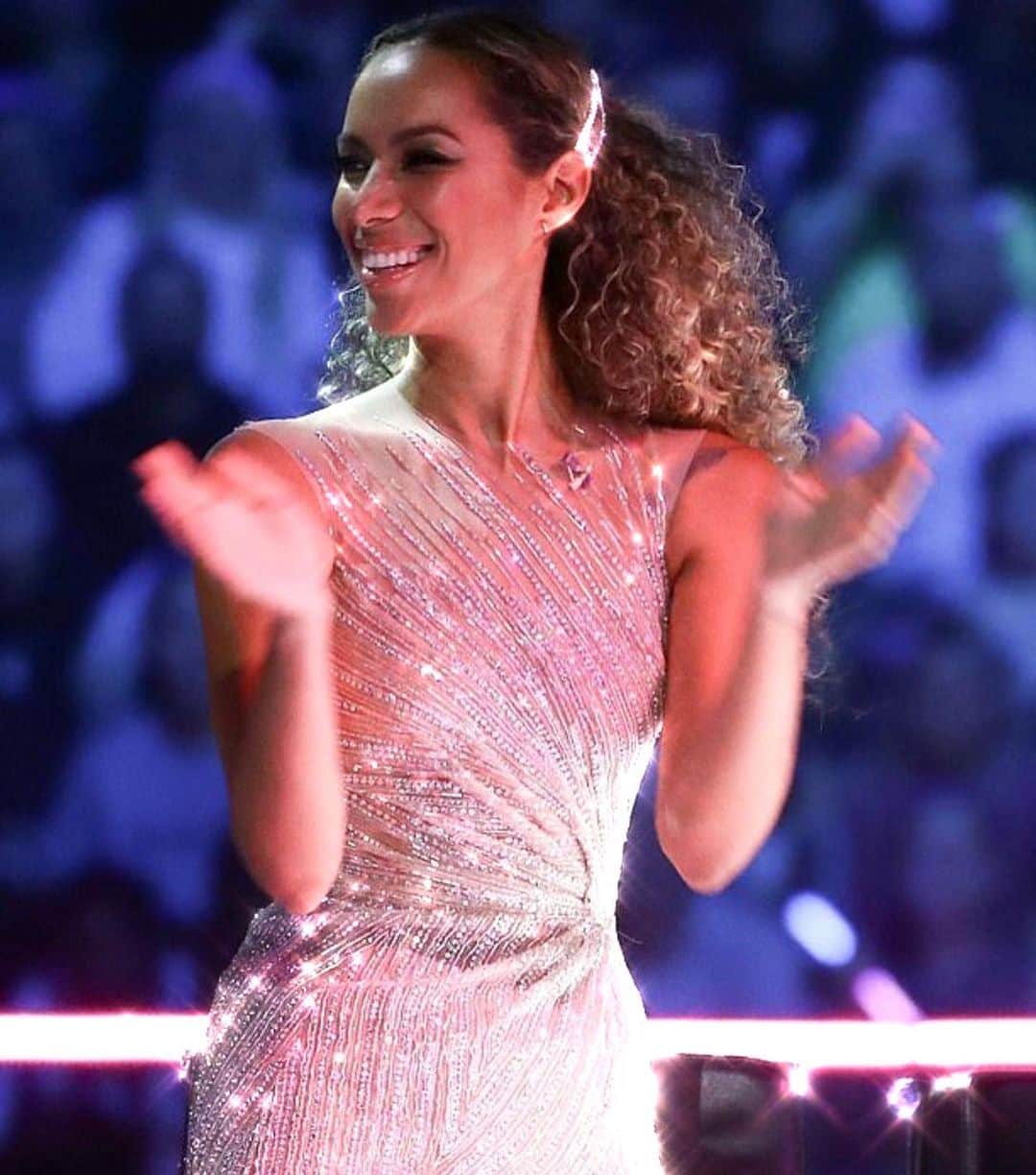 レオナ・ルイスのインスタグラム：「It’s been UNREAL to be a part of the @thexfactor panel ❤️ absolutely loved getting to work with the same @itv team/fam that looked after me on the show way back when 🙈 & I’m so grateful to be able to support up & coming artists 🙏🏾✨ Loved spending time with the beauty @nicolescherzinger and thanks to @simoncowell for inviting me to sit in this very special chair where dreams are made 🎤💕」
