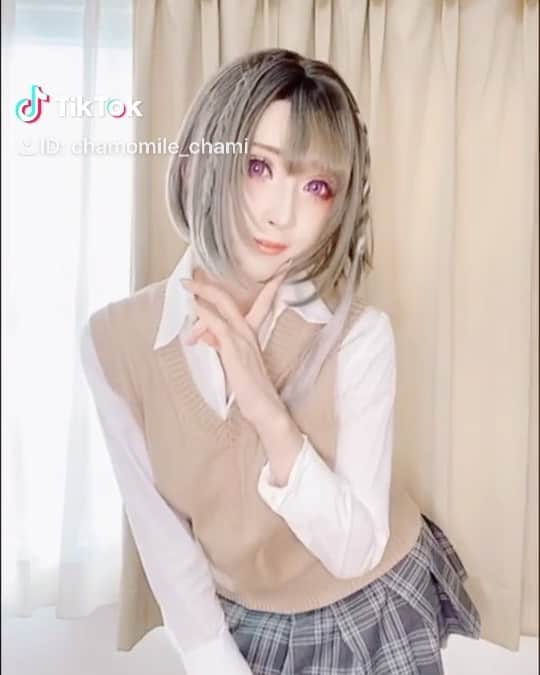 のインスタグラム：「JKコスプレとサンタコスプレ！ #tiktok #tiktokjapan  https://vt.tiktok.com/8RwHoQ/ #instagram #instagood #instaphoto  #カモミール #コスプレ #コスプレイヤー #制服 #学生 #サンタ #サンタコス  #クリスマス #サンタコスプレ  #サンタさん #カモミールコスプレ  #自撮り部 #自撮り動画 #自撮り女子部  #自撮り女子 #cosplay #cosplayer #cosplaygirl #cosplayphotography  #cosplayworld #cosplaying #cos #cosplaymodel #cosplaylife」