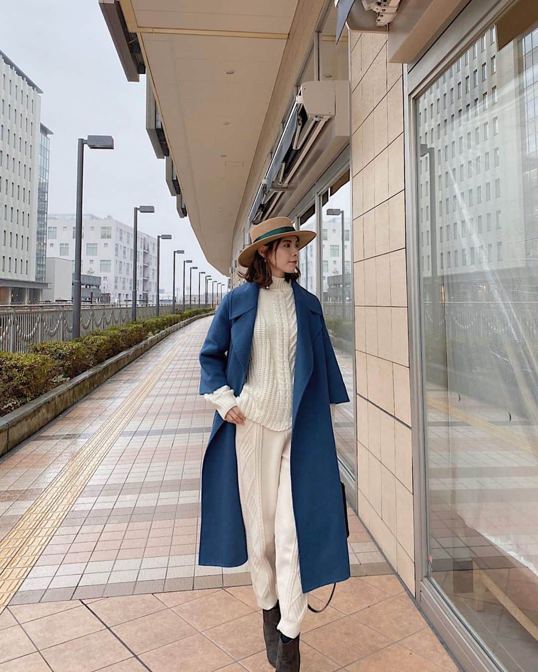 Yuika Matsuさんのインスタグラム写真 - (Yuika MatsuInstagram)「しふく . . ホワイトコーデ♡ . ニットパンツあったかくて かわいくて最近何にでも あわせちゃう✌︎ . . ポケットもついてるのが 私的には最高なのです✨ . . . . #kandk_style #ホワイトコーデ  #大人ファッション#大人コーデ #acym_official」12月17日 20時13分 - yuika00802