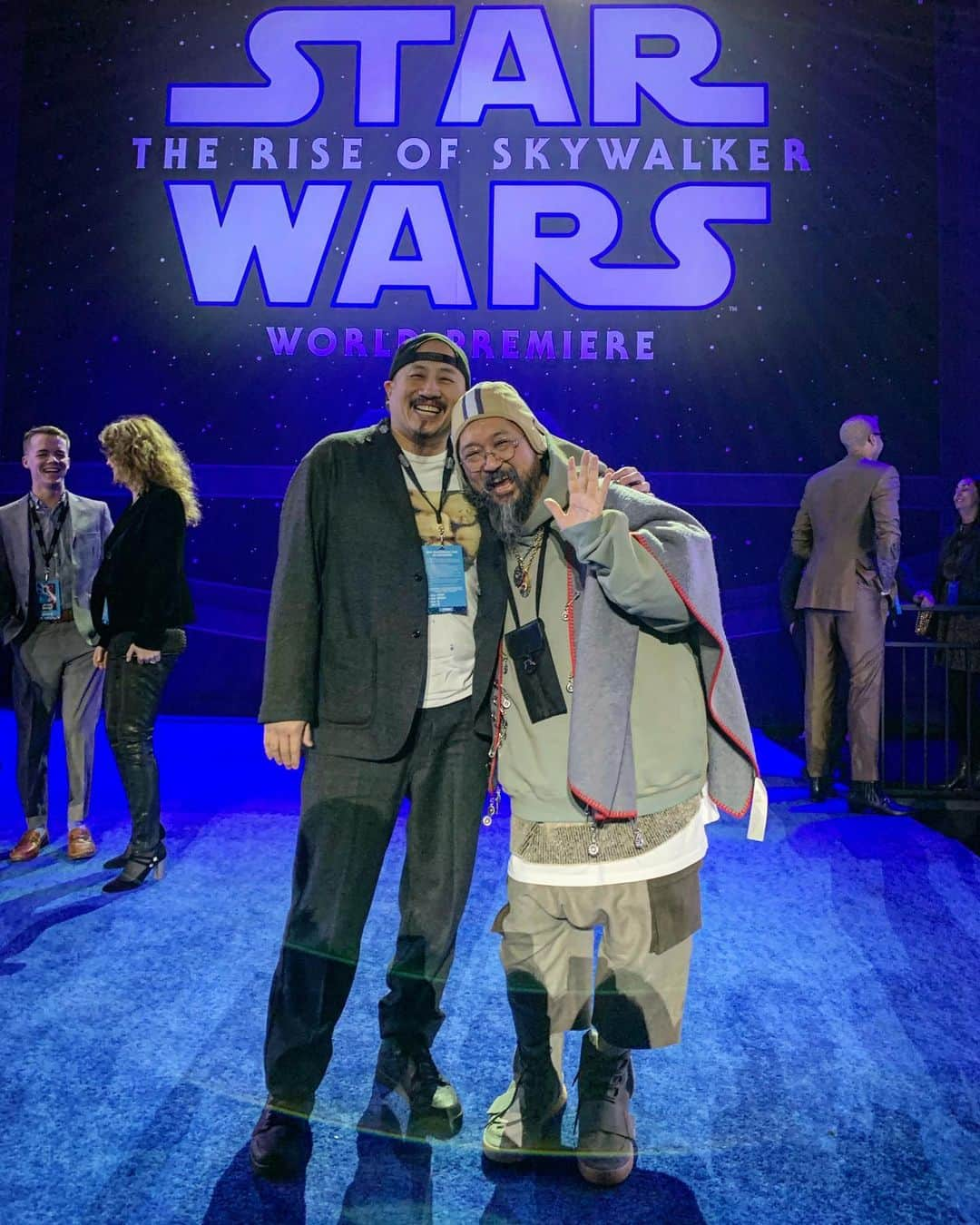 村上隆さんのインスタグラム写真 - (村上隆Instagram)「Star Wars premiere!  Many thanks! @jjabramsofficial」12月17日 11時51分 - takashipom