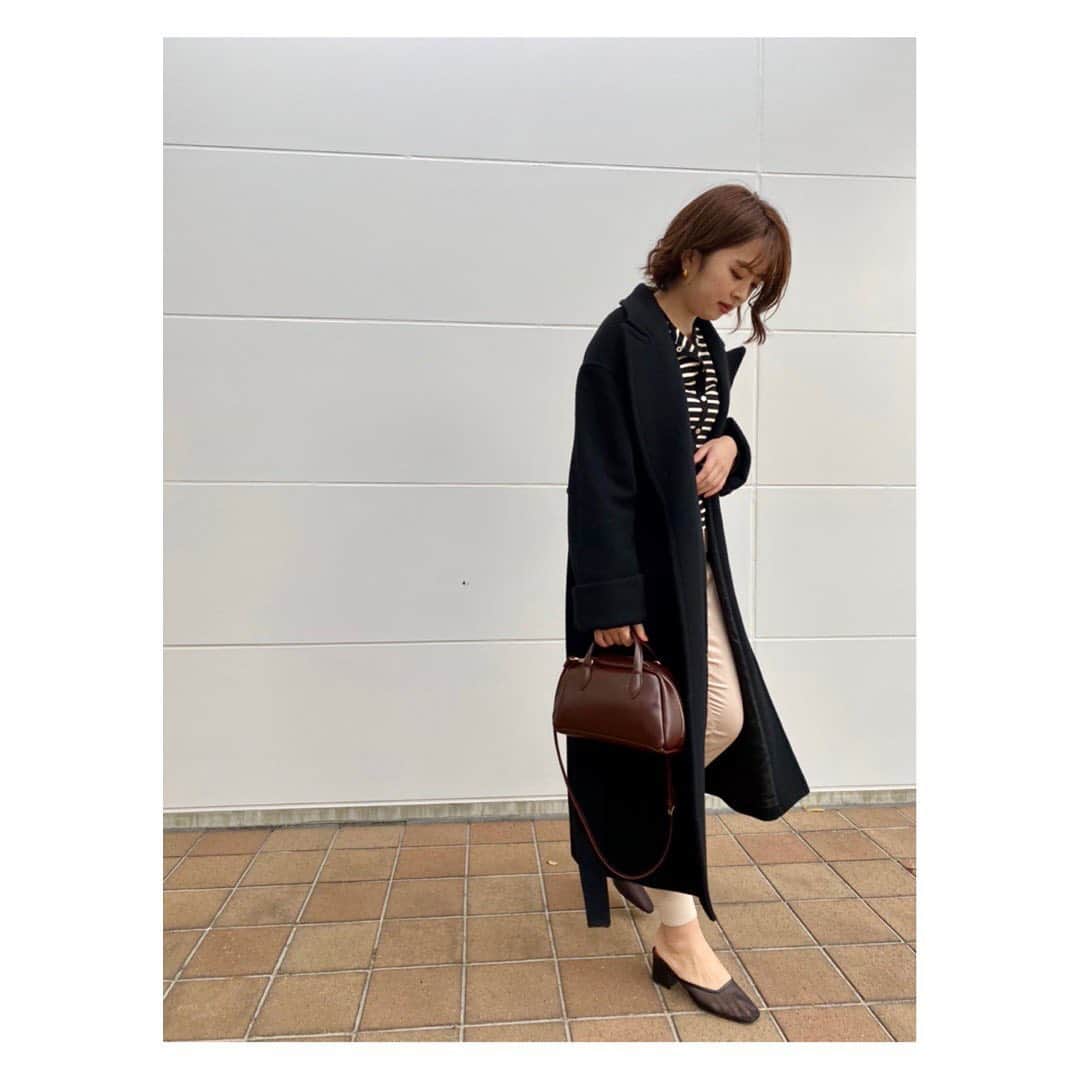 ETRÉ TOKYO ストアさんのインスタグラム写真 - (ETRÉ TOKYO ストアInstagram)「@etretokyo ﻿ ﻿ Staff：ルミネ新宿店﻿ Yuho 162cm 【@30d_yh】﻿ ﻿ Le minor CARDIGAN﻿ ￥16,000 + TAX﻿ 着用 : BLACK /F﻿ ﻿ #サテンイージーパンツ﻿ ￥21,000 + TAX﻿ 着用 : BEIGE /M﻿ ﻿ #ウールベルテッドコート﻿ ￥39,000 + TAX﻿ 着用 : BLACK / F﻿ ﻿ #スクエアメッシュパンプス﻿ ￥26,000 + TAX﻿ 着用 : BLACK / 37﻿ ﻿ #etretokyo#etre#fashion#ootd#outfit#coordinate#mineby3mootd#casual#etretokyoshinjuku #etretokyoosaka﻿ #エトレ#エトレトウキョウ#シンプルコーデ#大人コーデ#大人カジュアル  #LUCUA#ルミネ新宿﻿ ﻿」12月17日 11時49分 - etretokyo_store